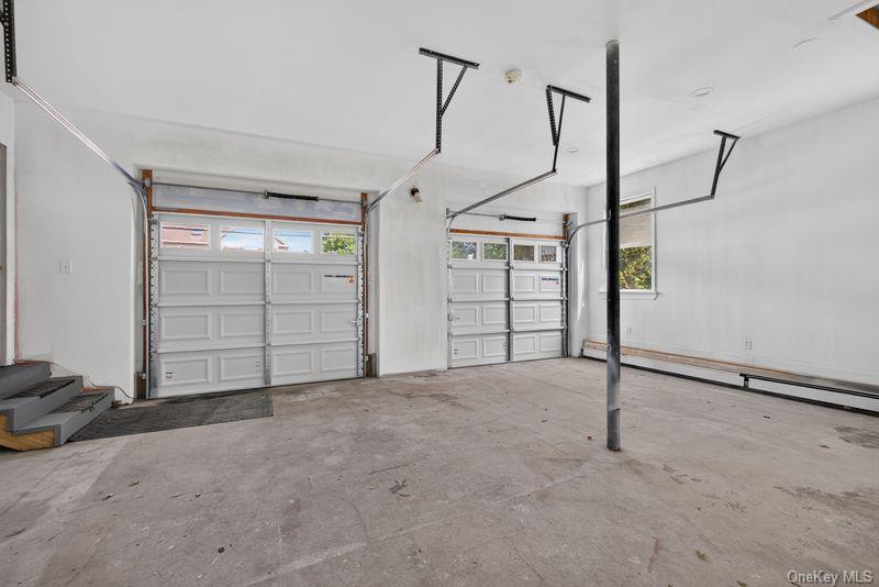 296 Westchester Avenue Property Photo 23