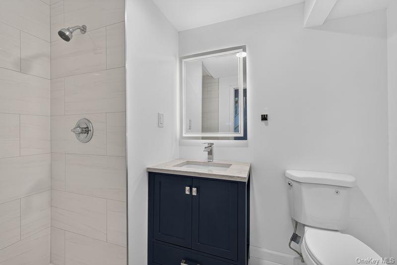 296 Westchester Avenue Property Photo 25