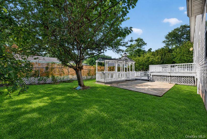 296 Westchester Avenue Property Photo 26