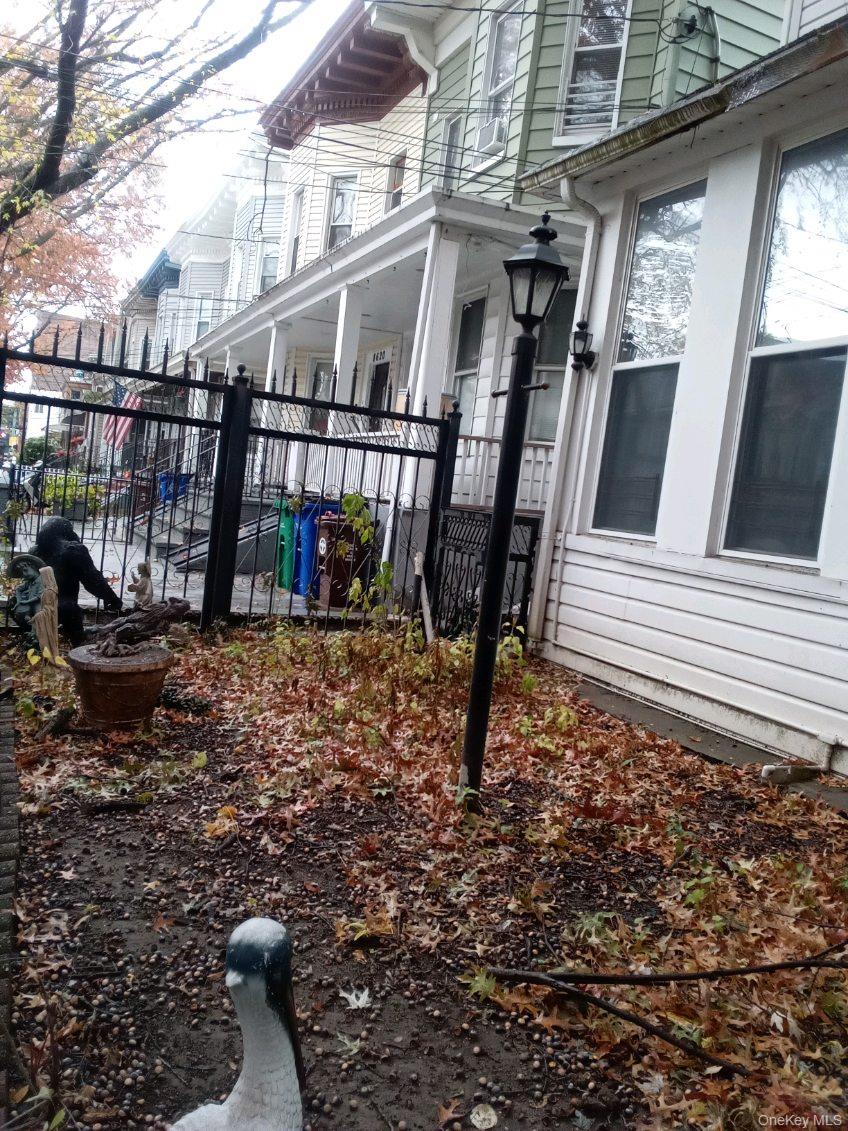 8616 90th Street Property Photo 1