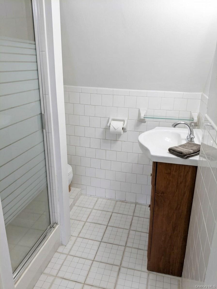 8616 90th Street Property Photo 4
