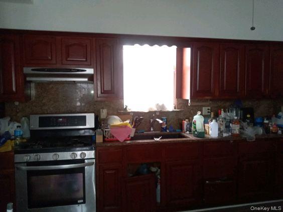 8616 90th Street Property Photo 6