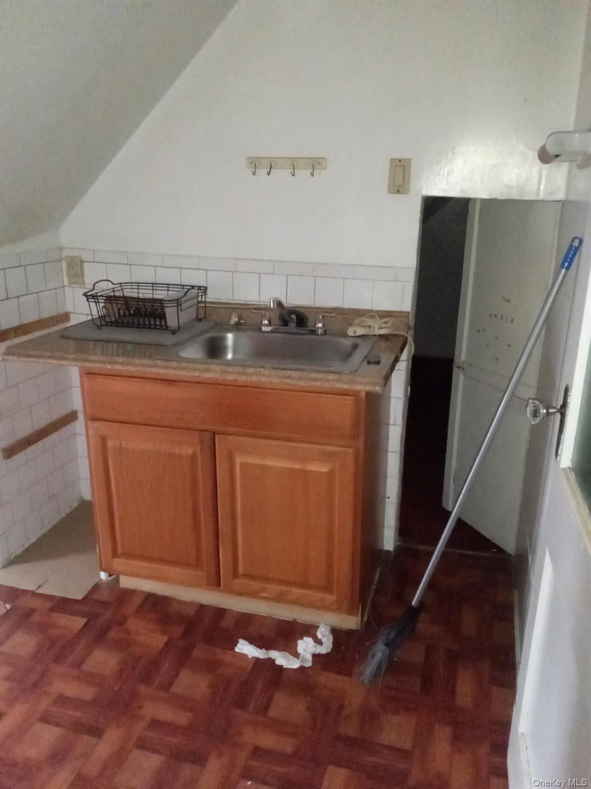 8616 90th Street Property Photo 25