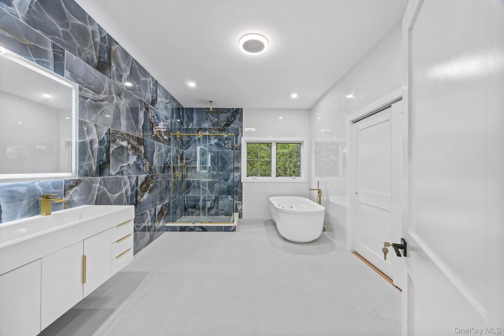 16 S Montgomery Avenue Property Photo 6