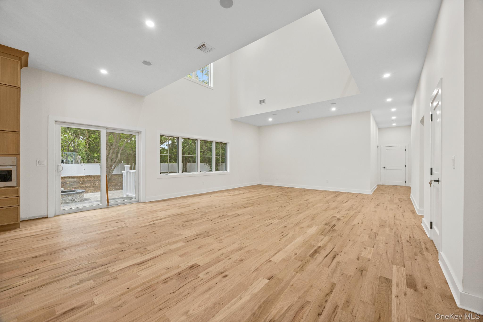 16 S Montgomery Avenue Property Photo 11