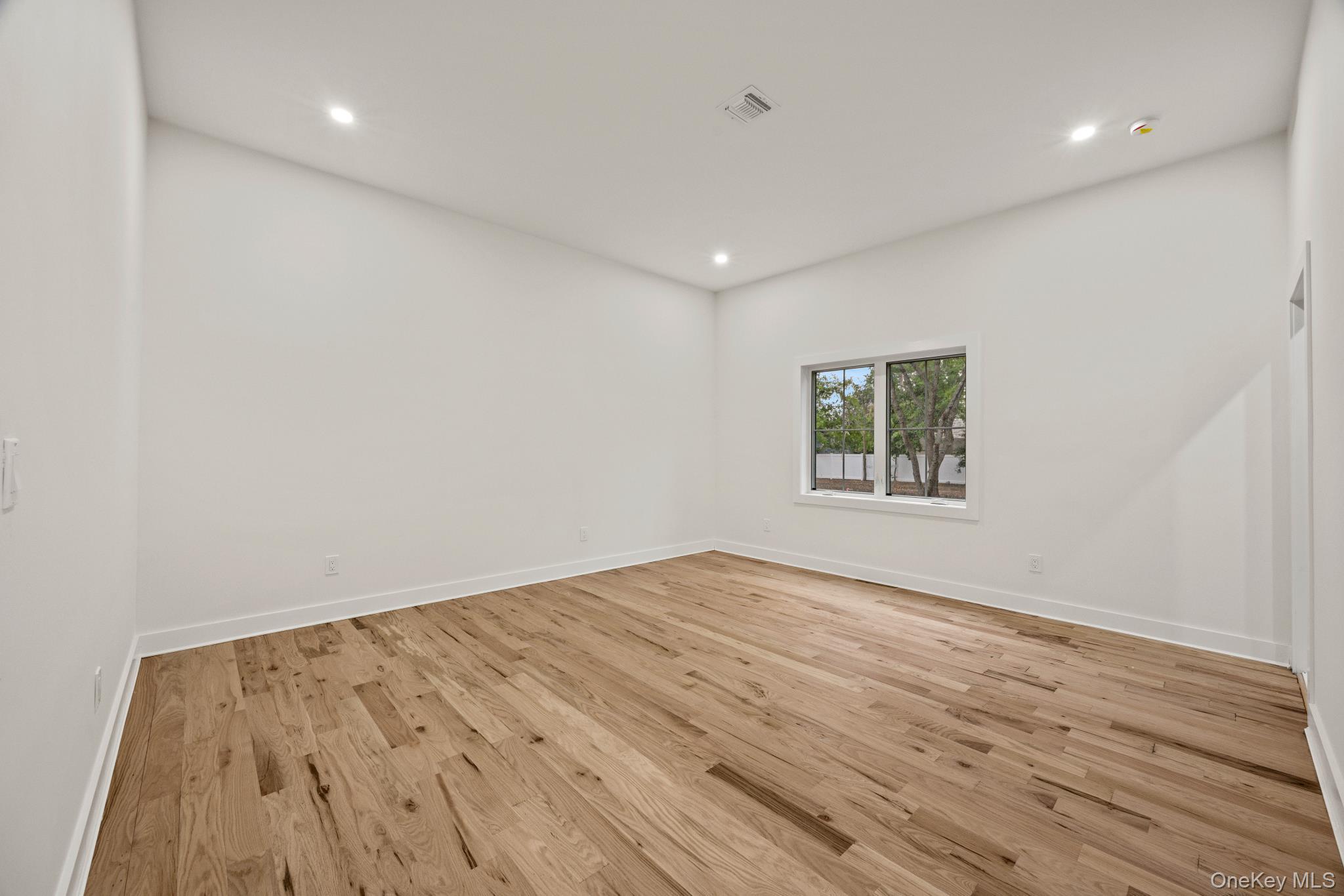 16 S Montgomery Avenue Property Photo 15