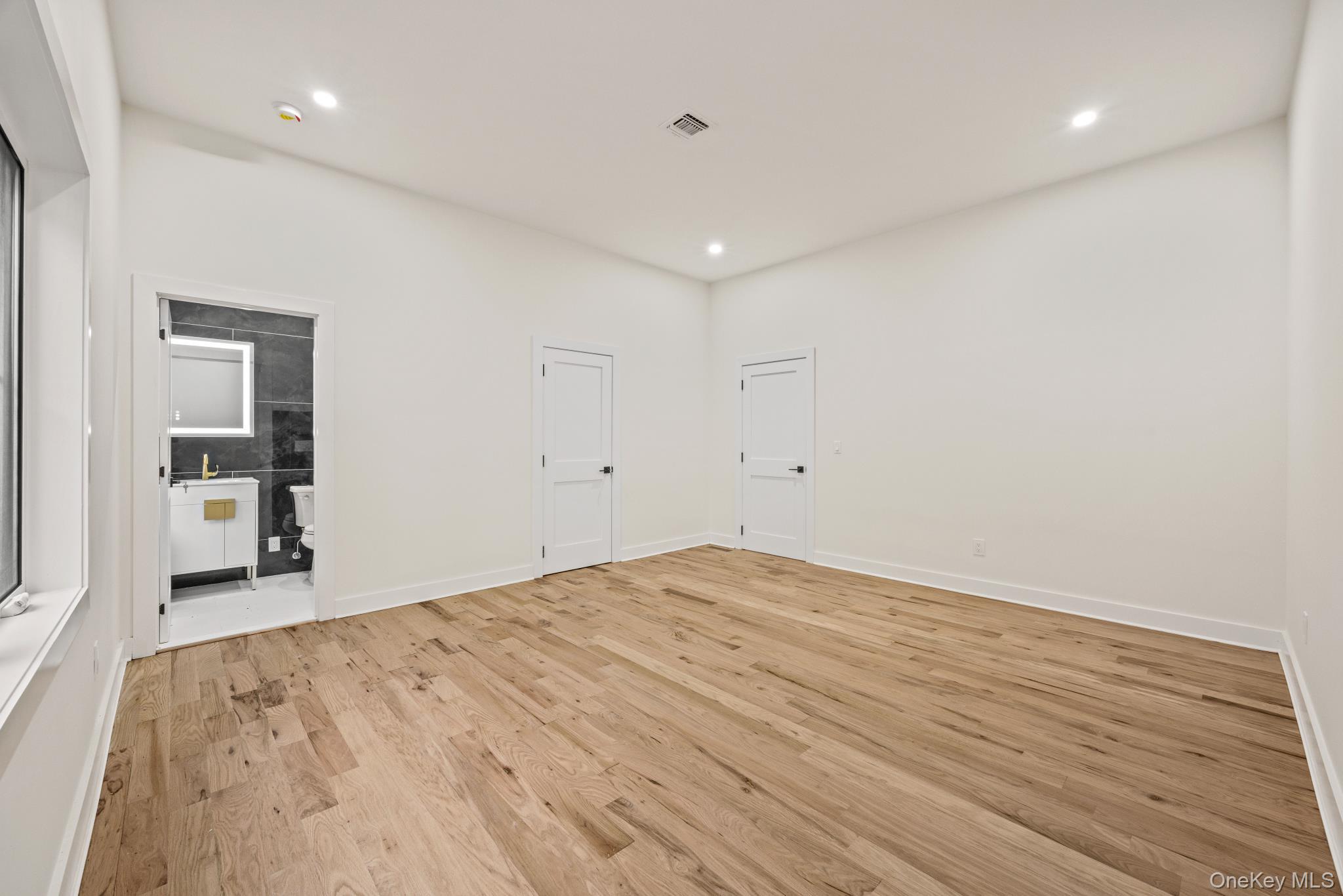 16 S Montgomery Avenue Property Photo 16