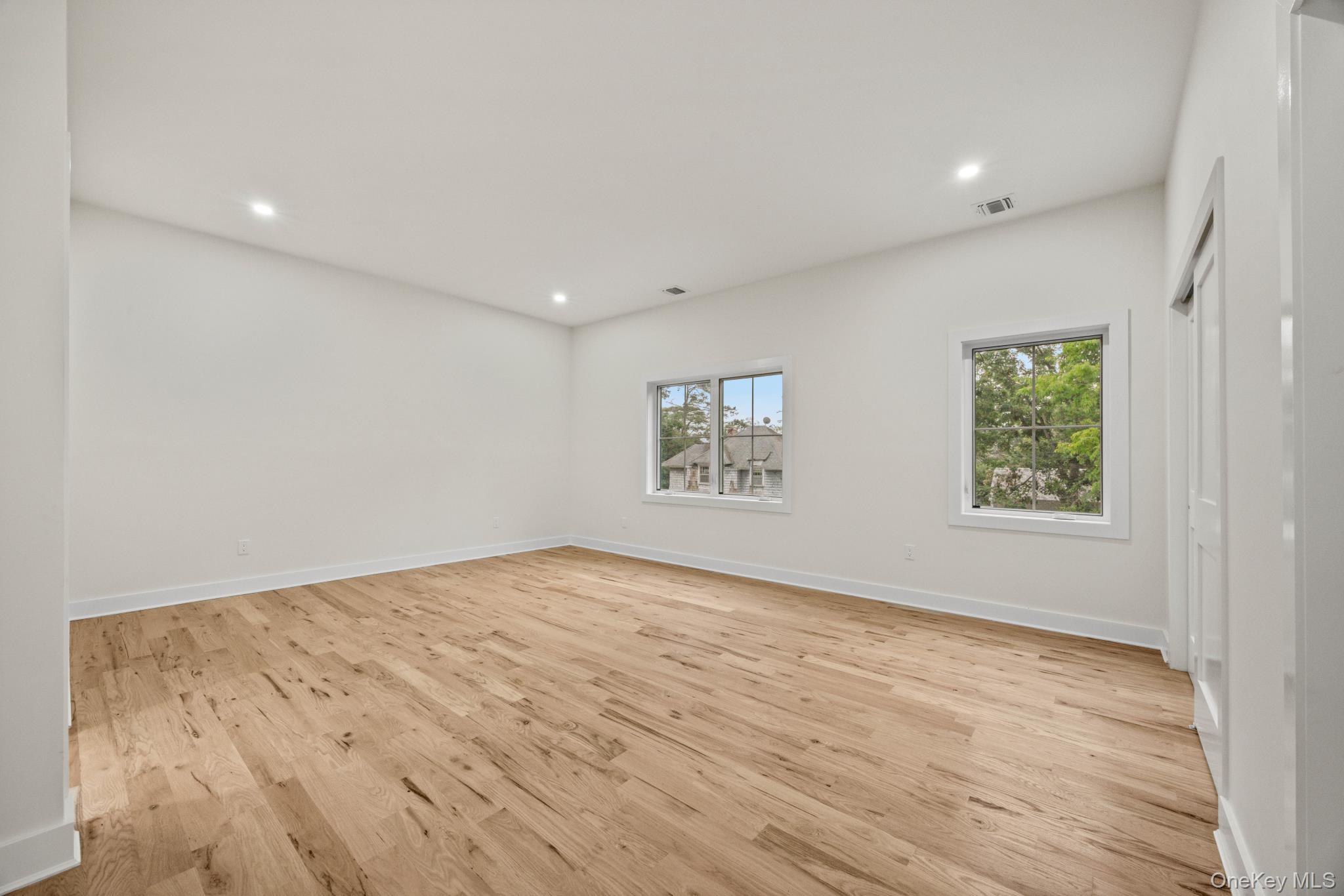 16 S Montgomery Avenue Property Photo 21
