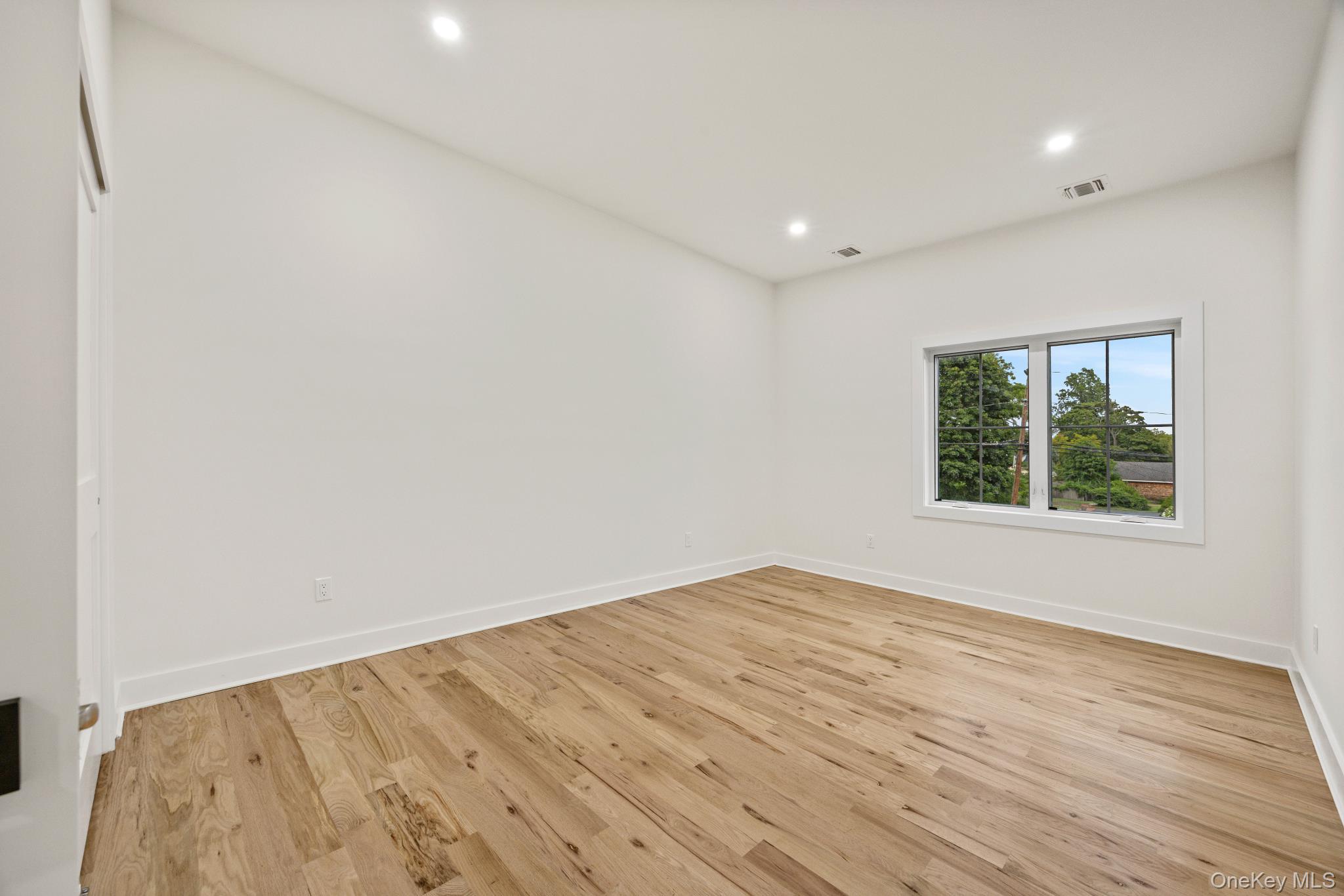 16 S Montgomery Avenue Property Photo 22