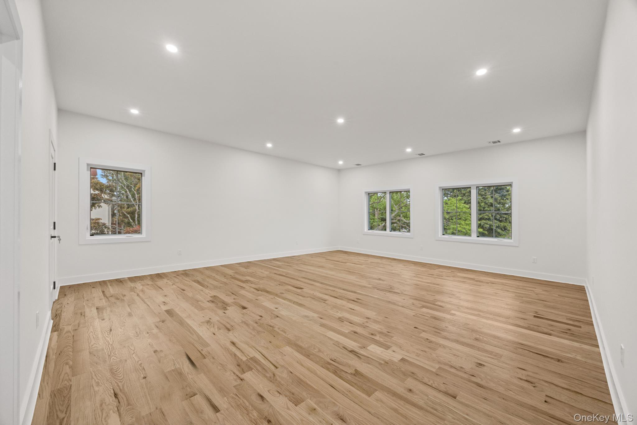 16 S Montgomery Avenue Property Photo 24