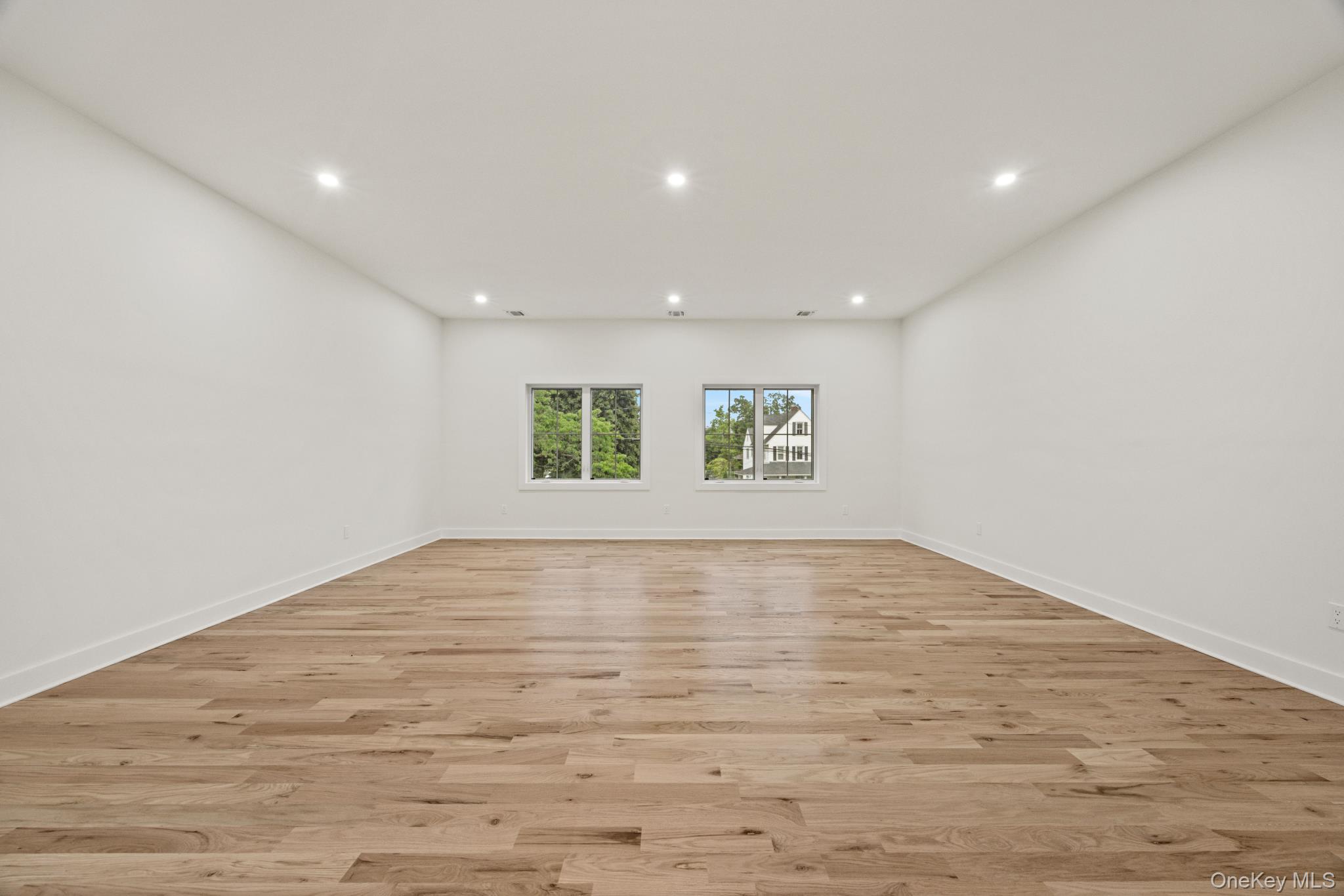 16 S Montgomery Avenue Property Photo 25