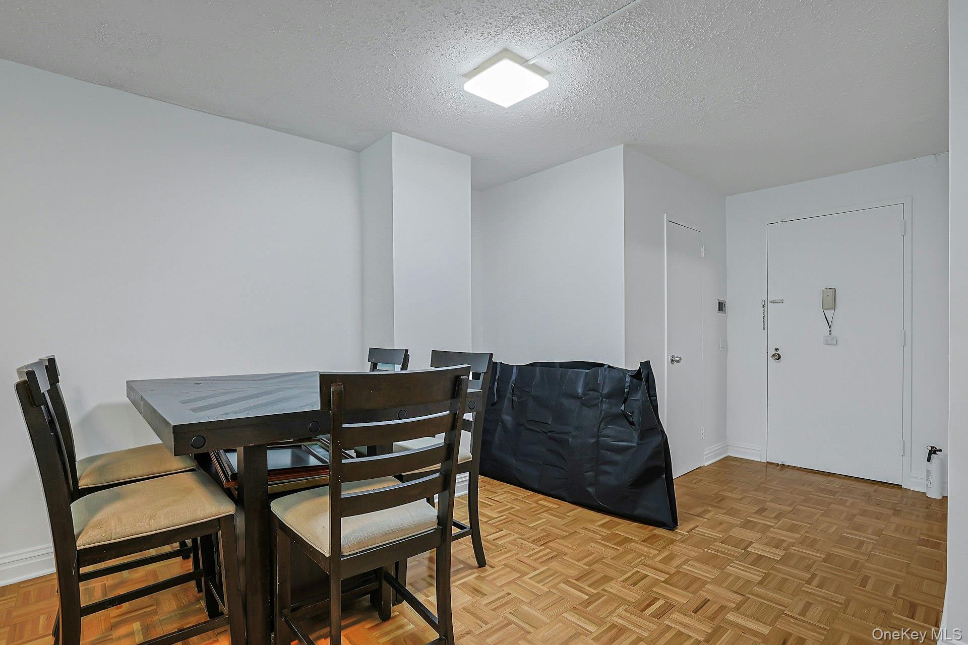 1270 North Avenue 1c Property Photo 4