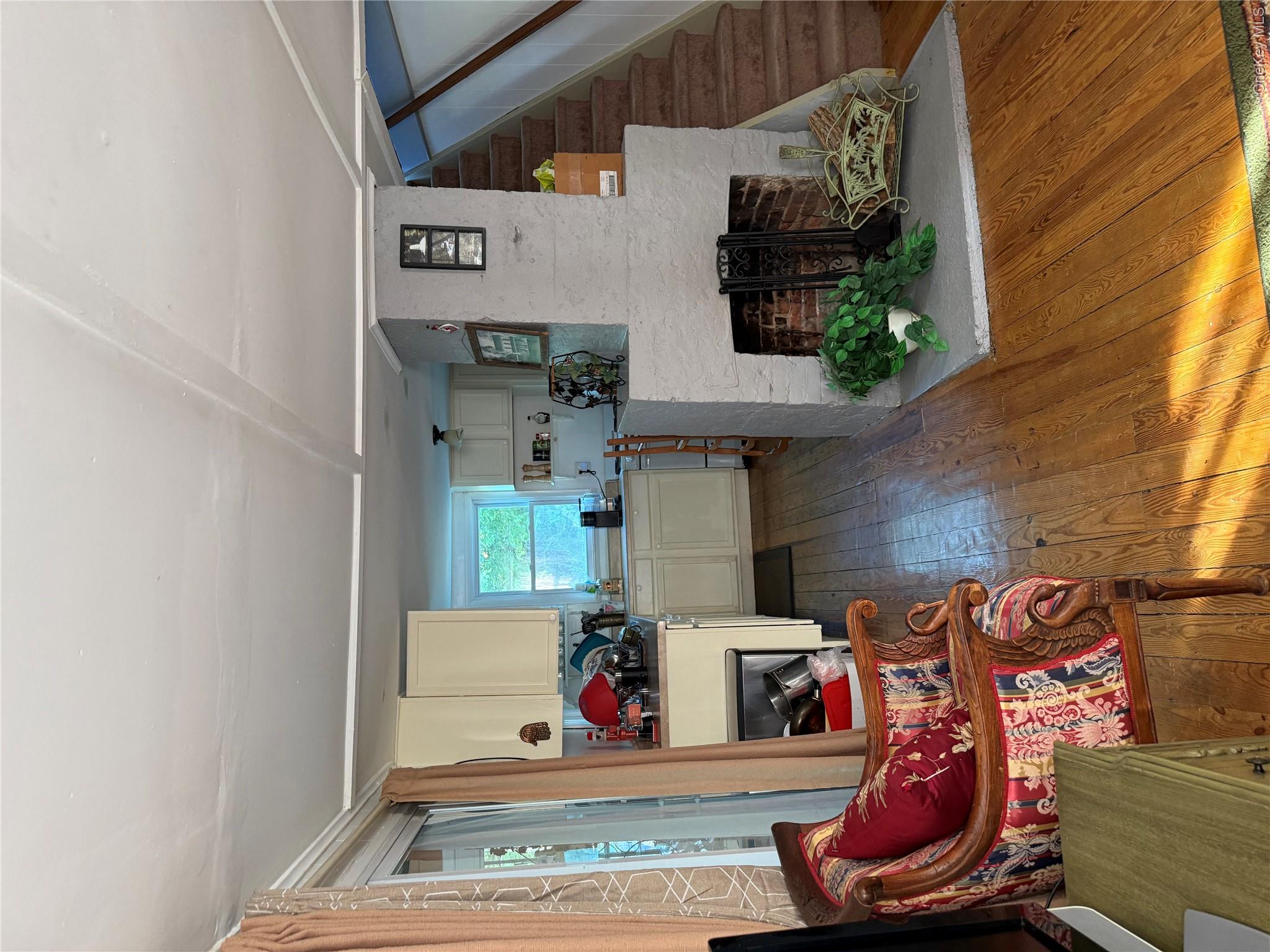 32 Casey Lane Property Photo 5