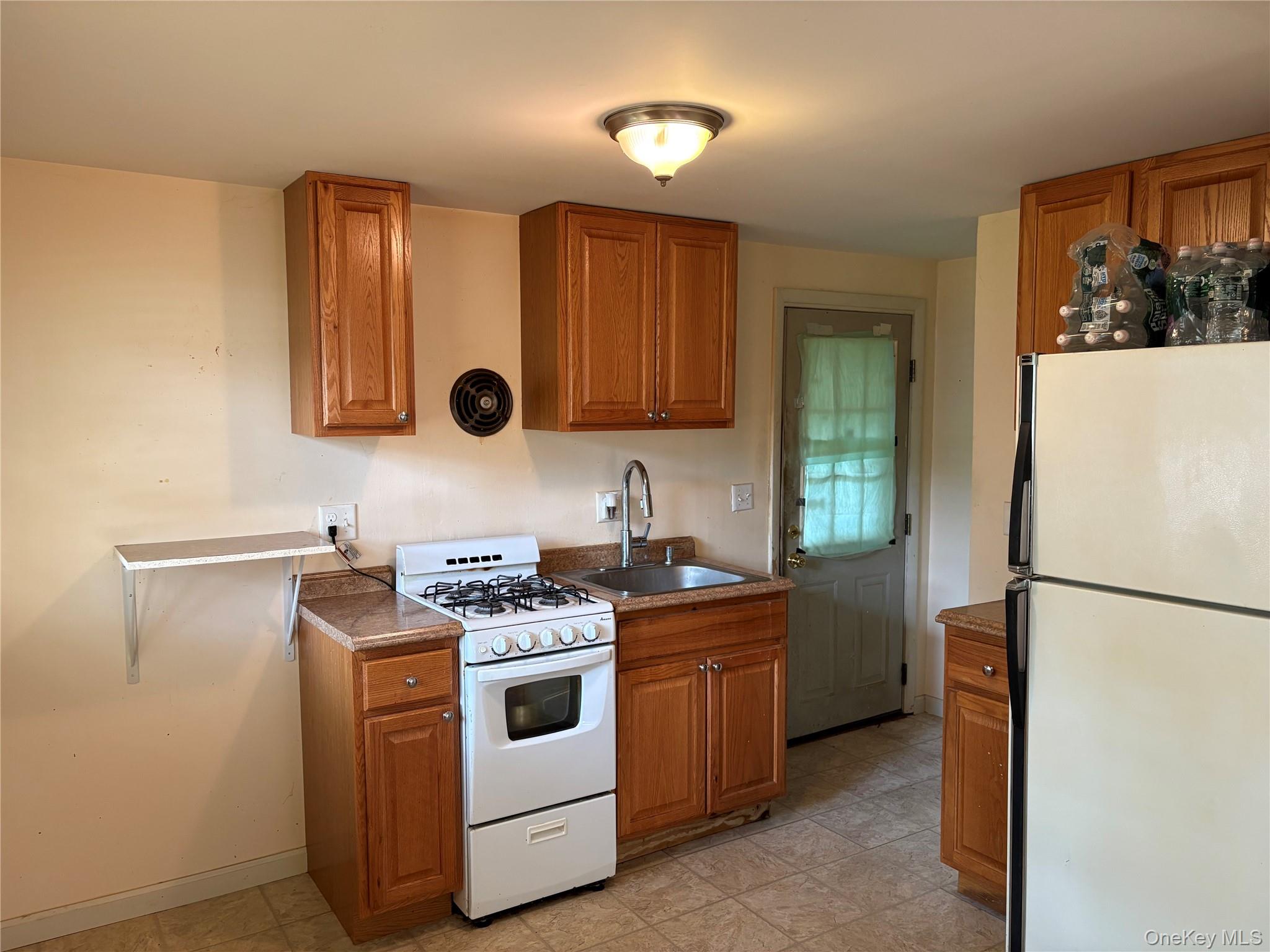 24 Maple Street Property Photo 9