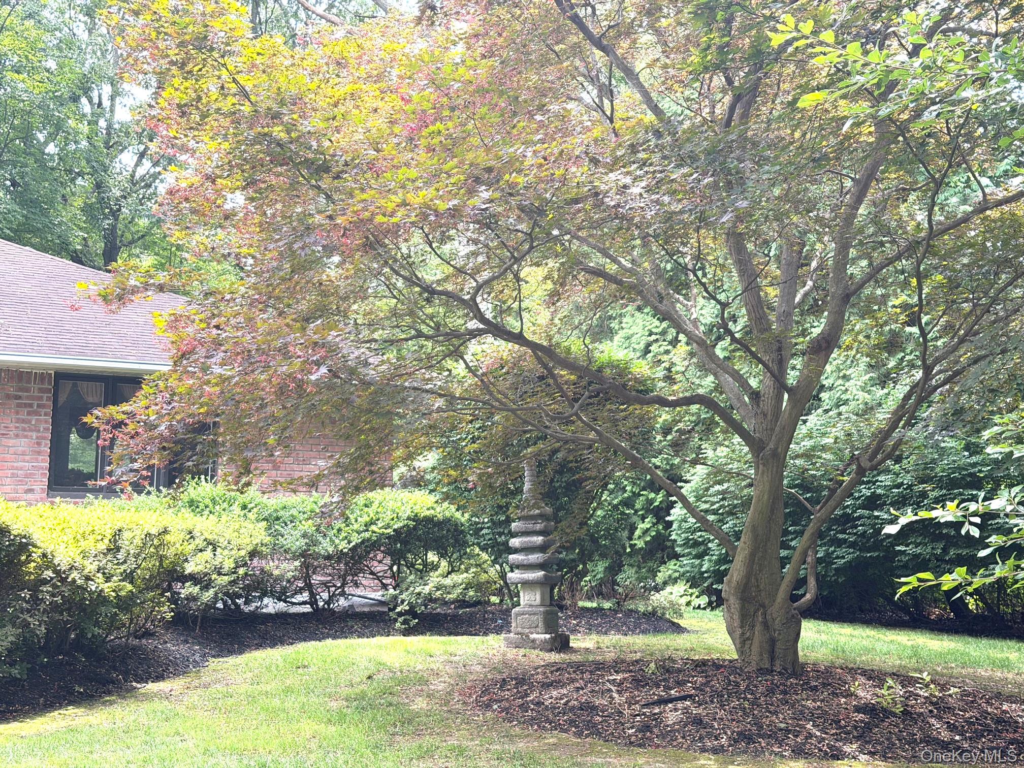12 Robin Lane Property Photo 6