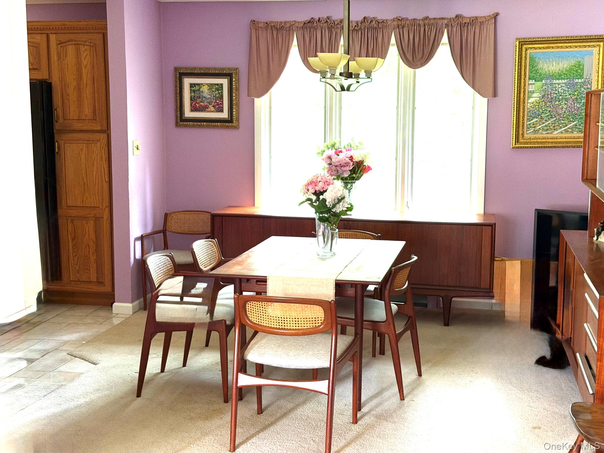 12 Robin Lane Property Photo 10