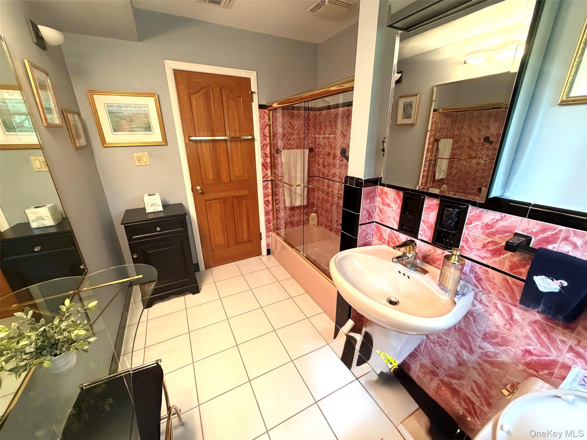 12 Robin Lane Property Photo 22