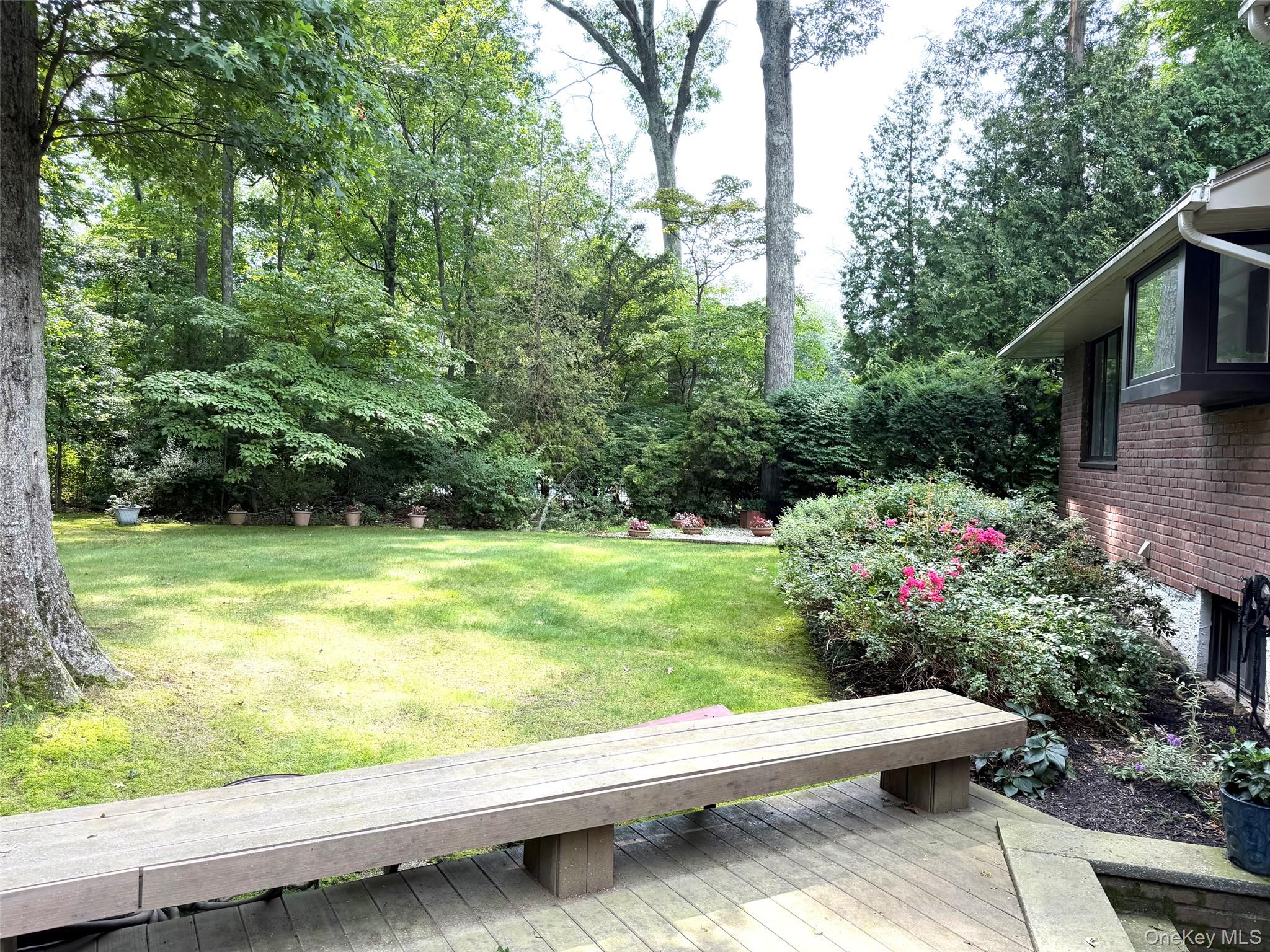12 Robin Lane Property Photo 24