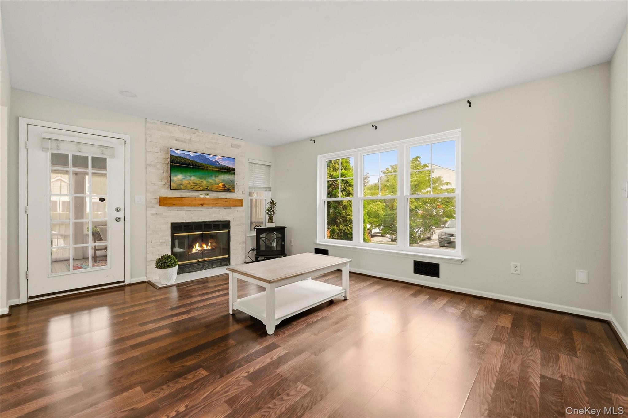 21 Taconic Street Property Photo 5