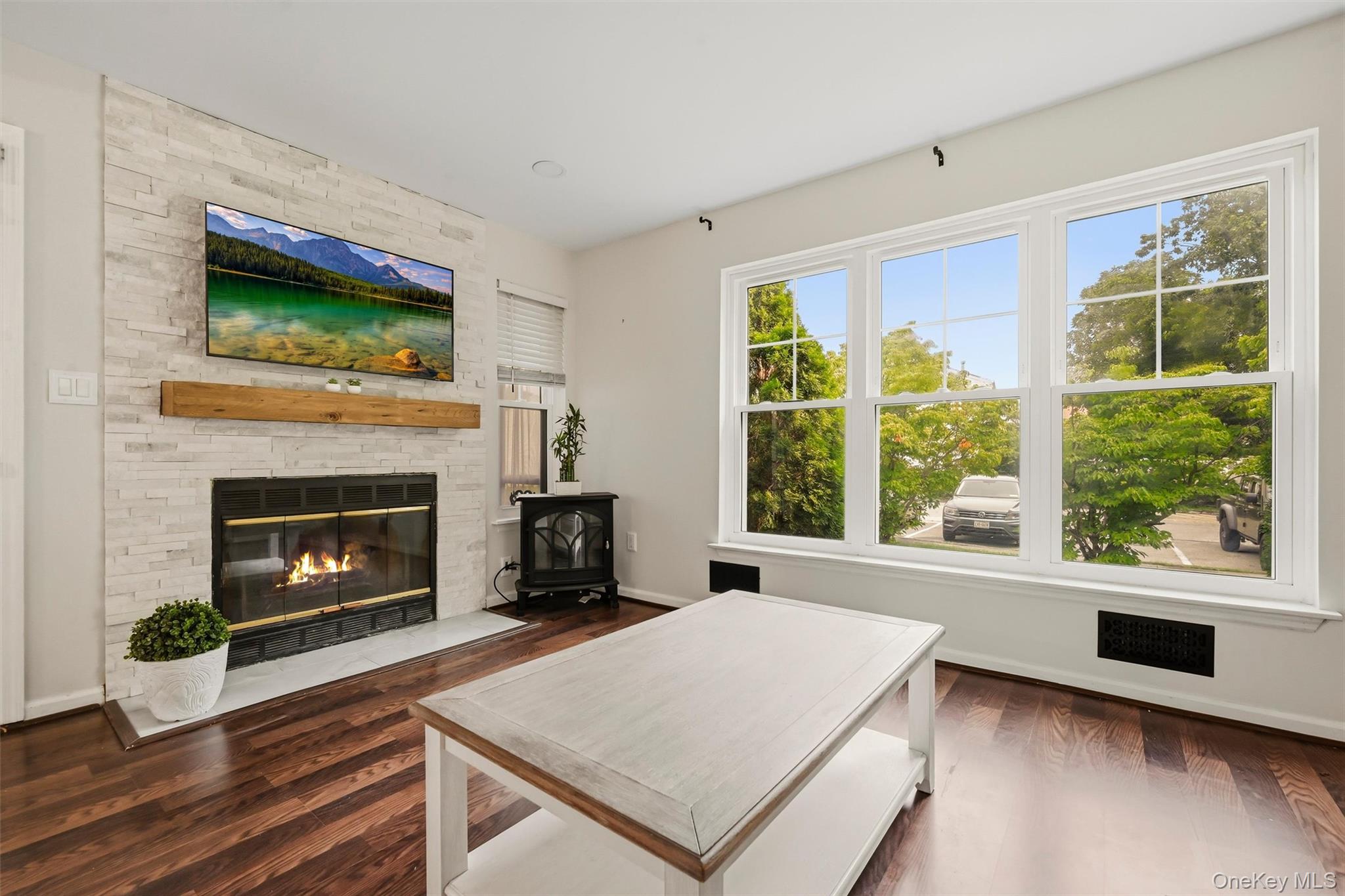 21 Taconic Street Property Photo 6