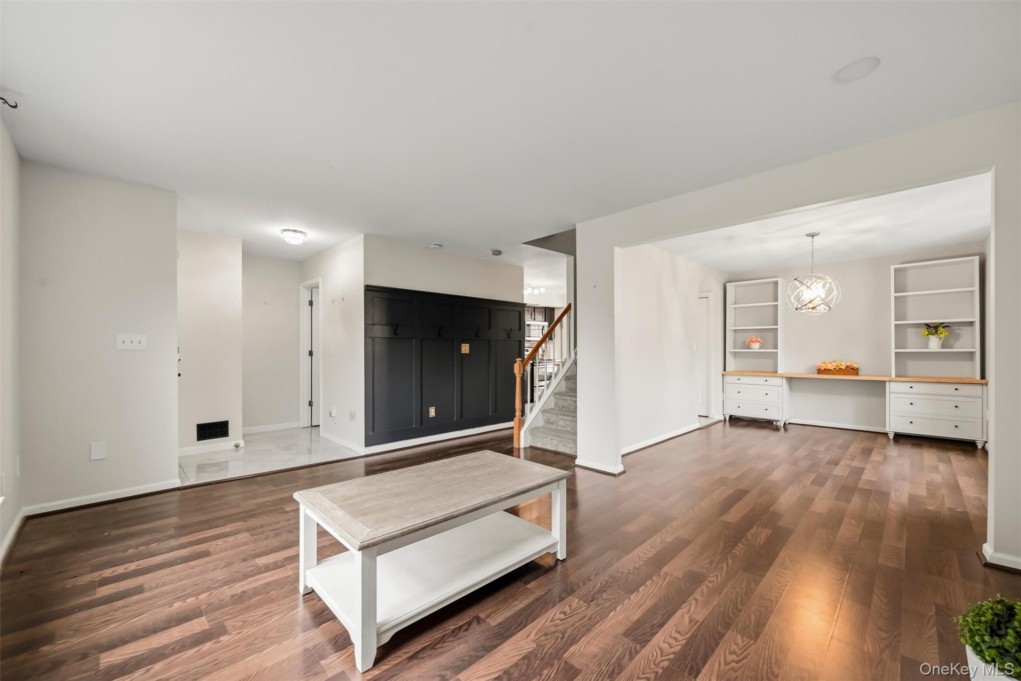 21 Taconic Street Property Photo 8