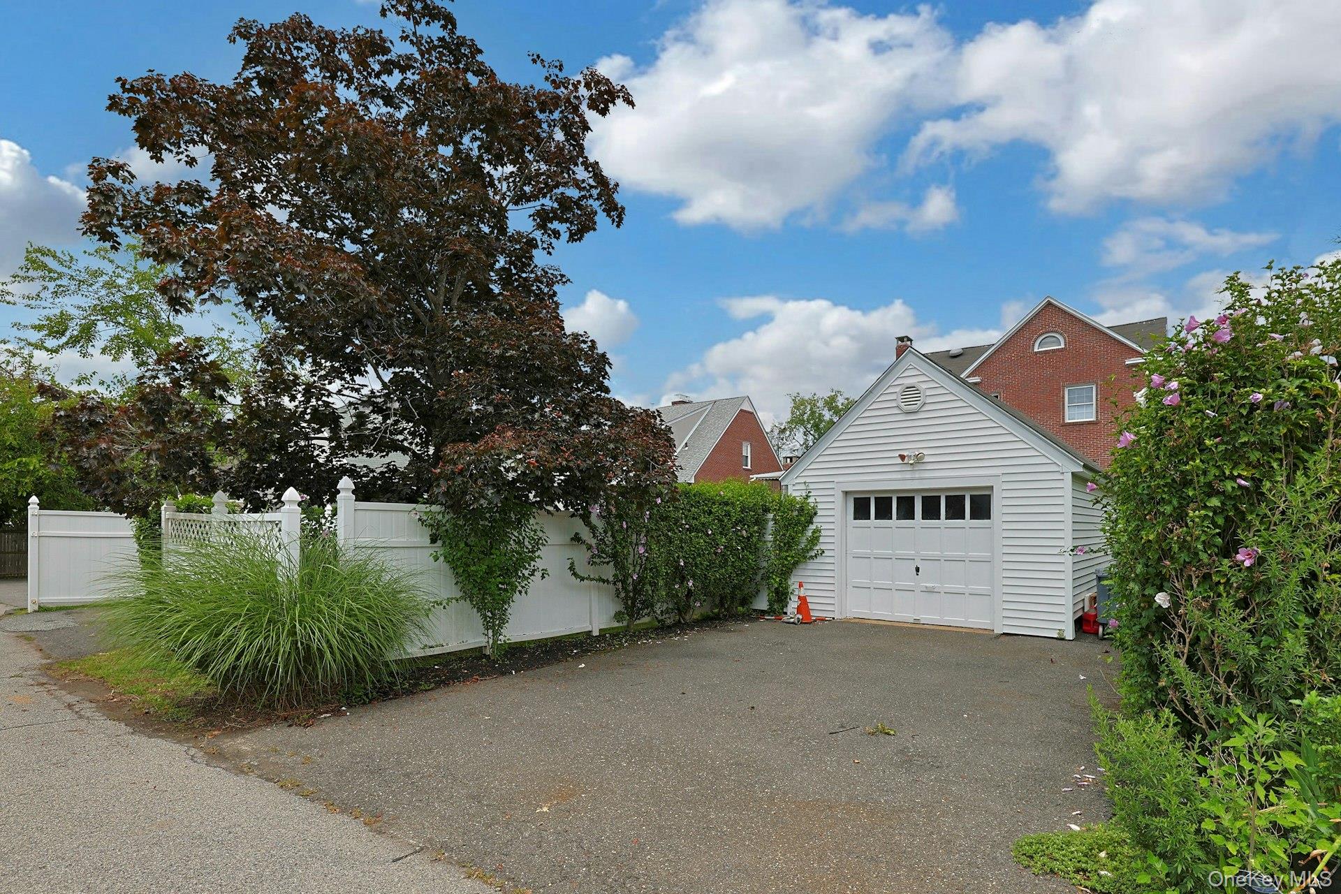 54 Bowman Avenue Property Photo 26
