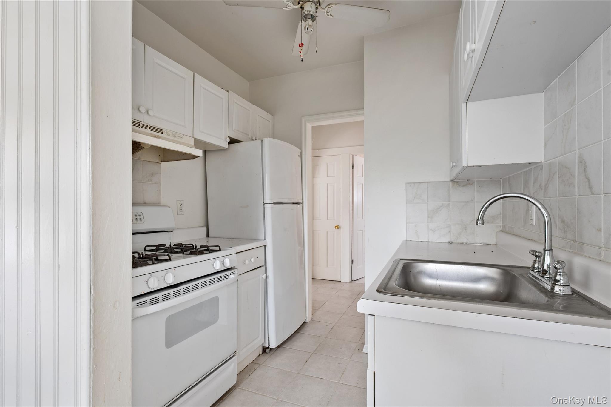 14 Marlan Court Property Photo 5