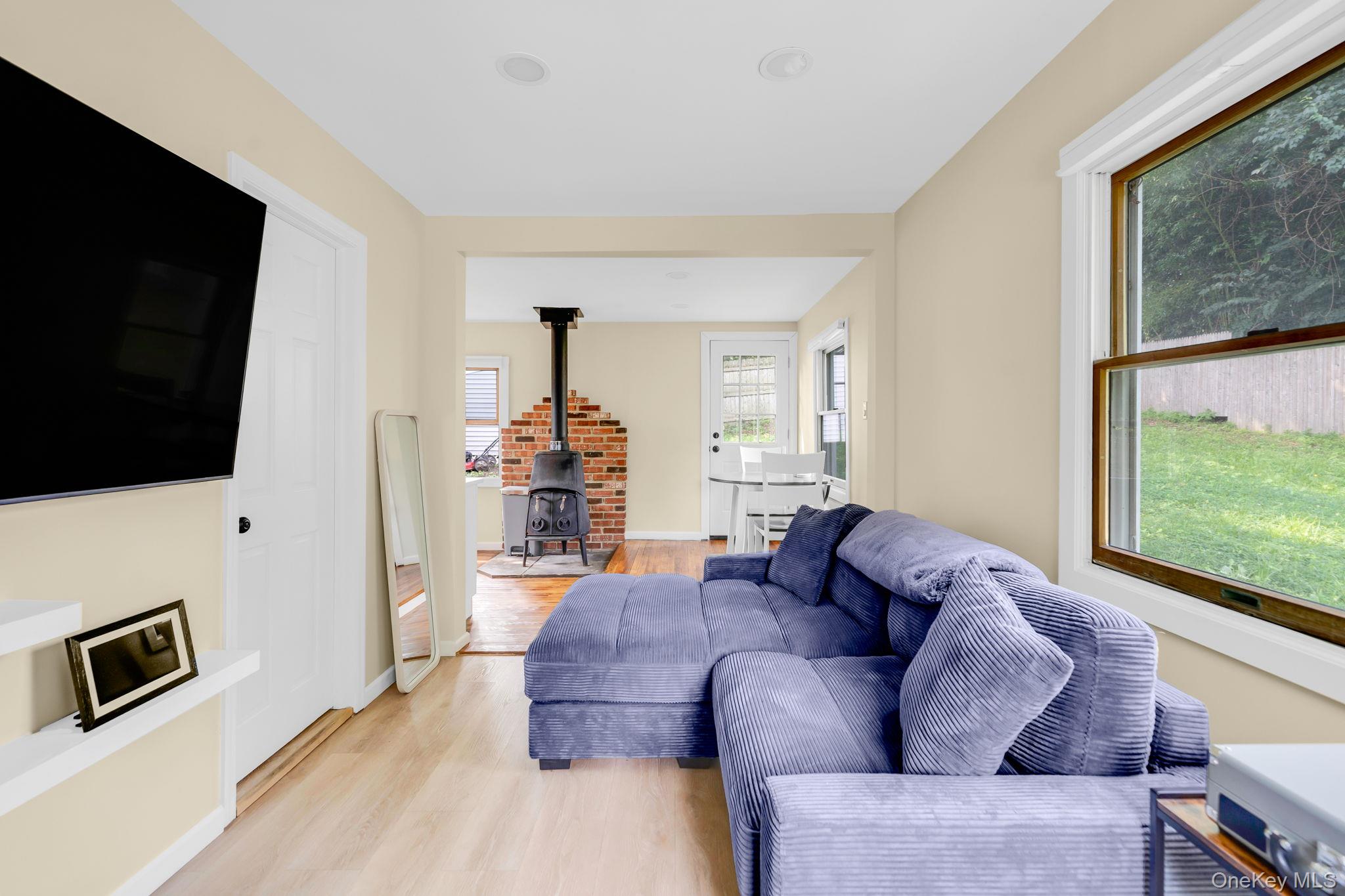 18 Port Jefferson Road Property Photo 4