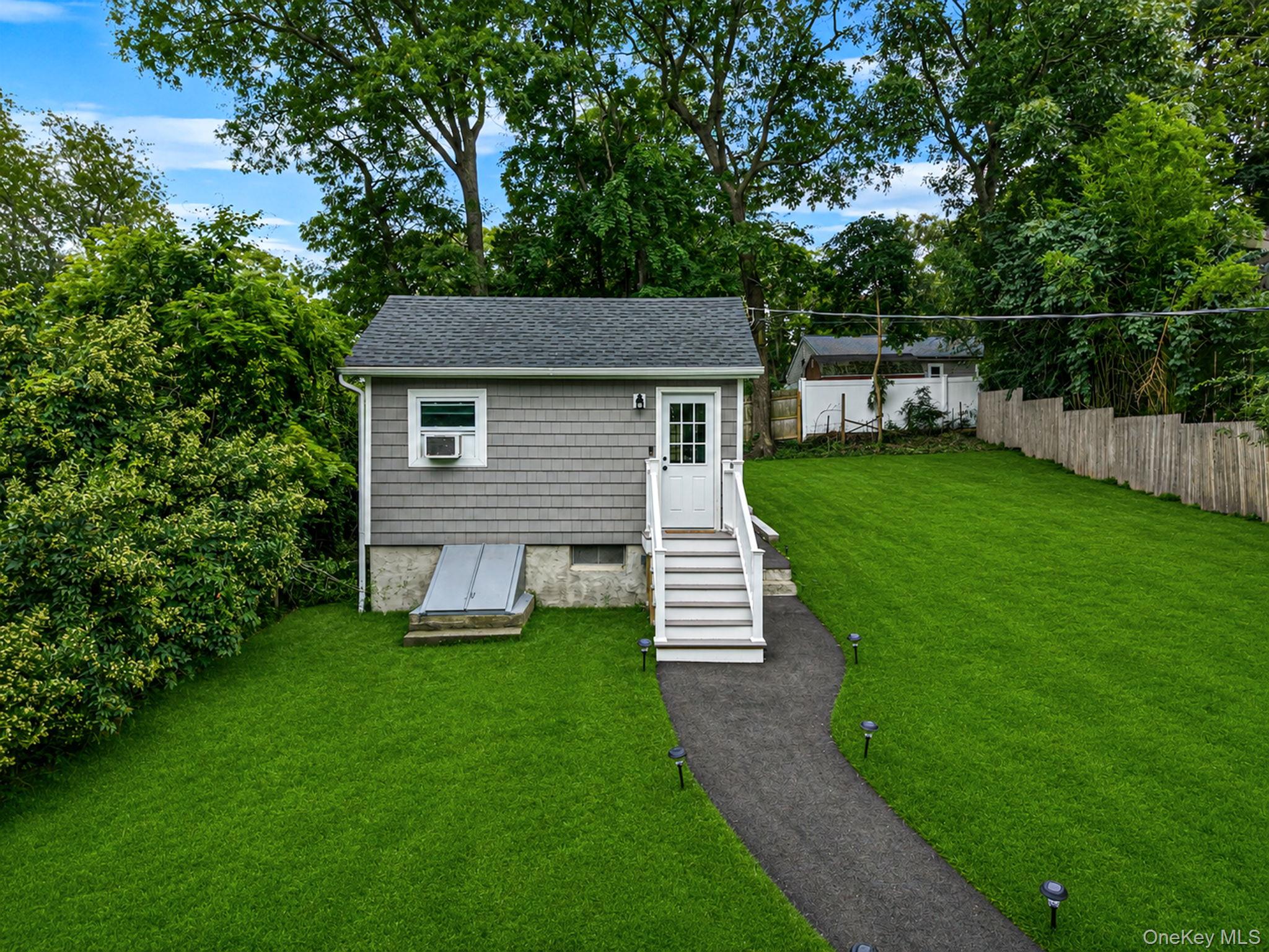 18 Port Jefferson Road Property Photo 20