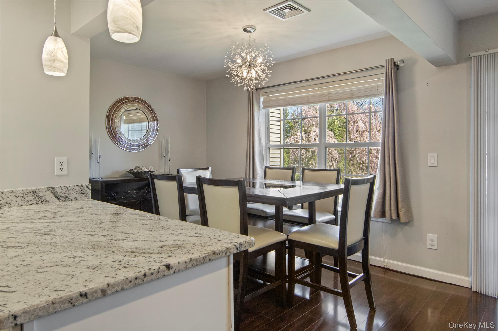 1009 Washington Green Property Photo 8