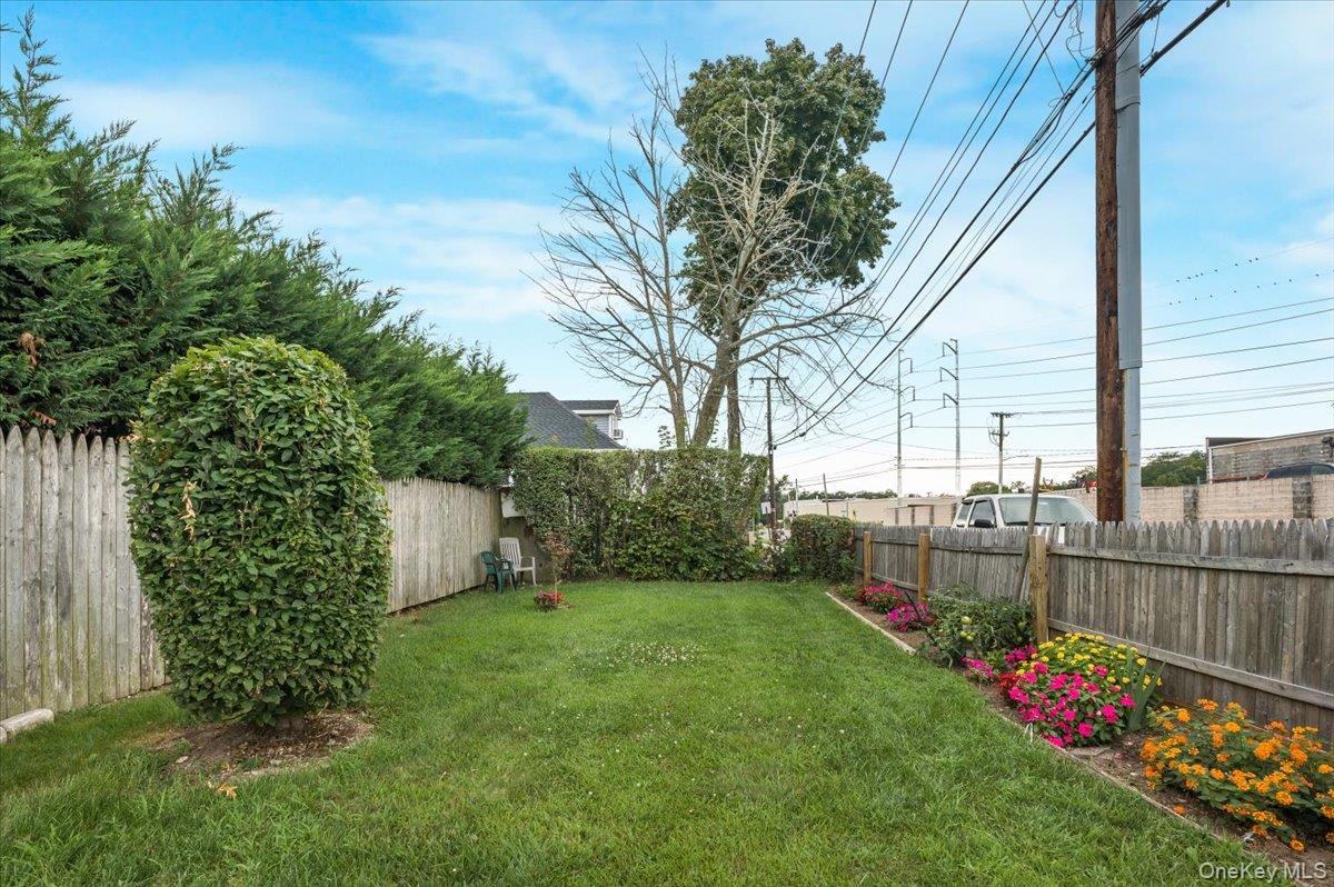 101 W 11th Street Property Photo 3