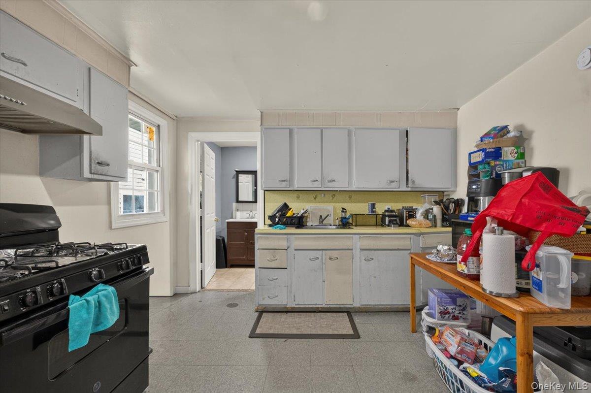 101 W 11th Street Property Photo 6