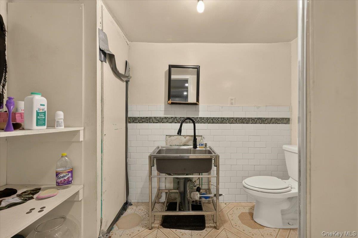 101 W 11th Street Property Photo 13