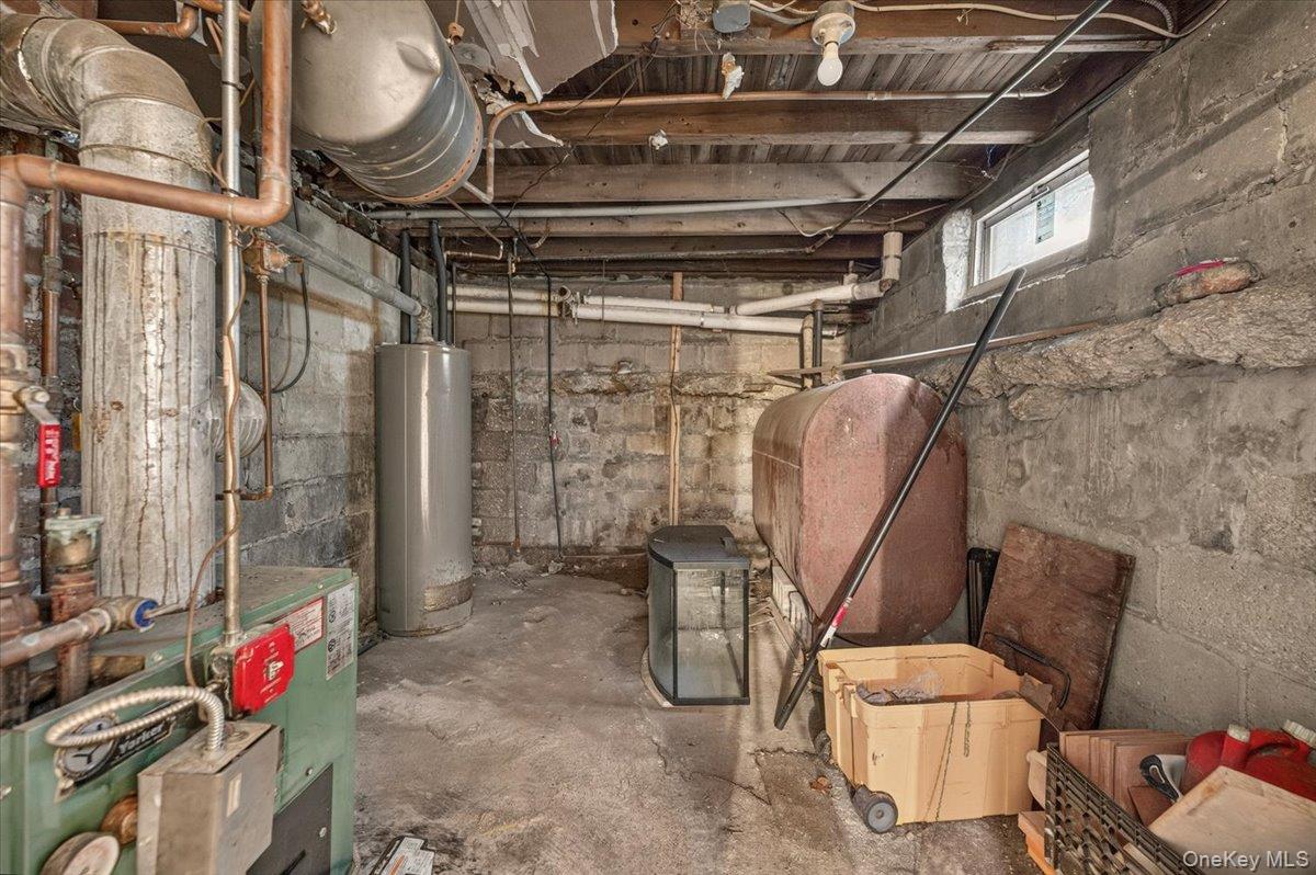 101 W 11th Street Property Photo 14