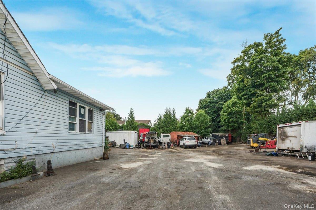 101 W 11th Street Property Photo 15