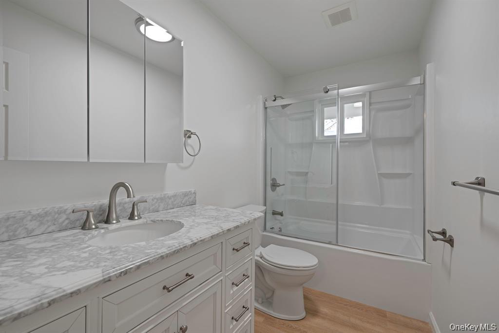 54 Evergreen #a Property Photo 5