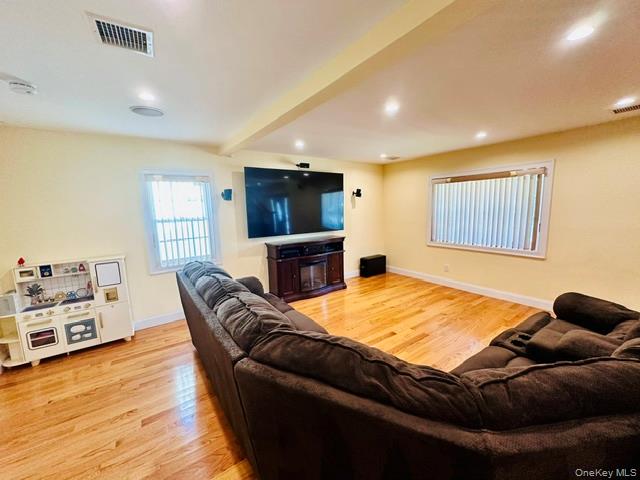 626 W Wyngate Drive Property Photo 4