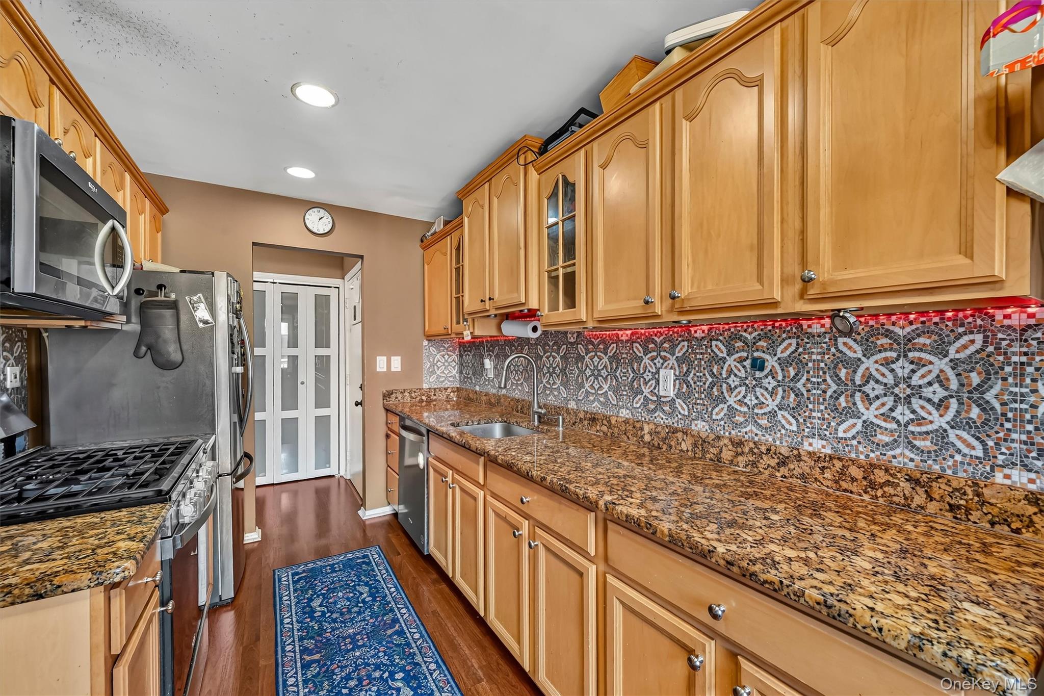 25 College Avenue 102 Property Photo 8