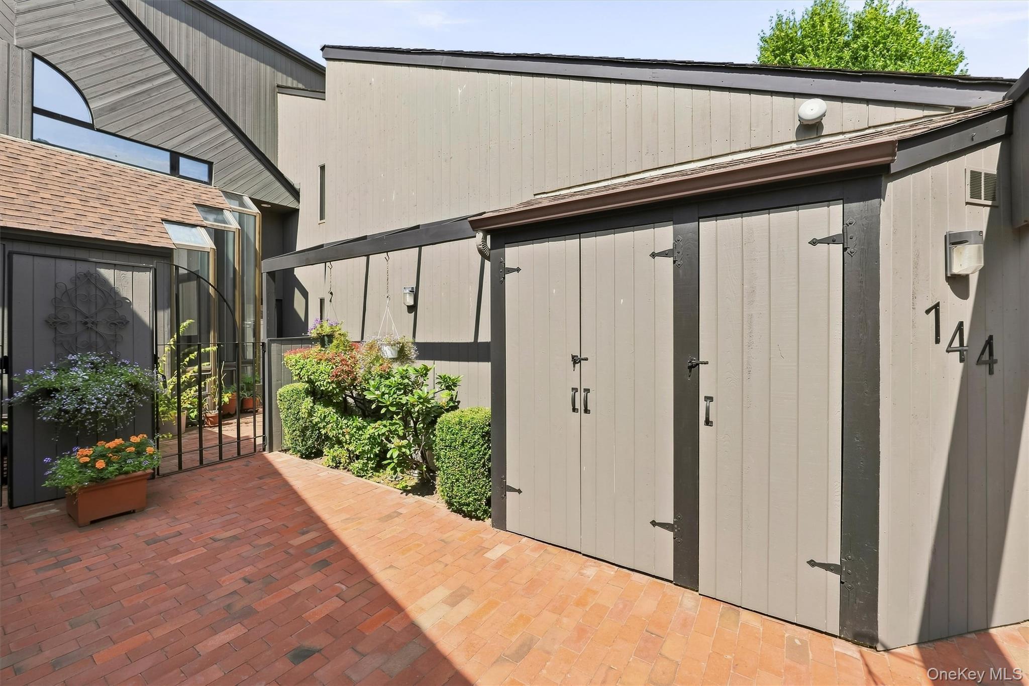 144 Stone Oaks Drive Property Photo 6