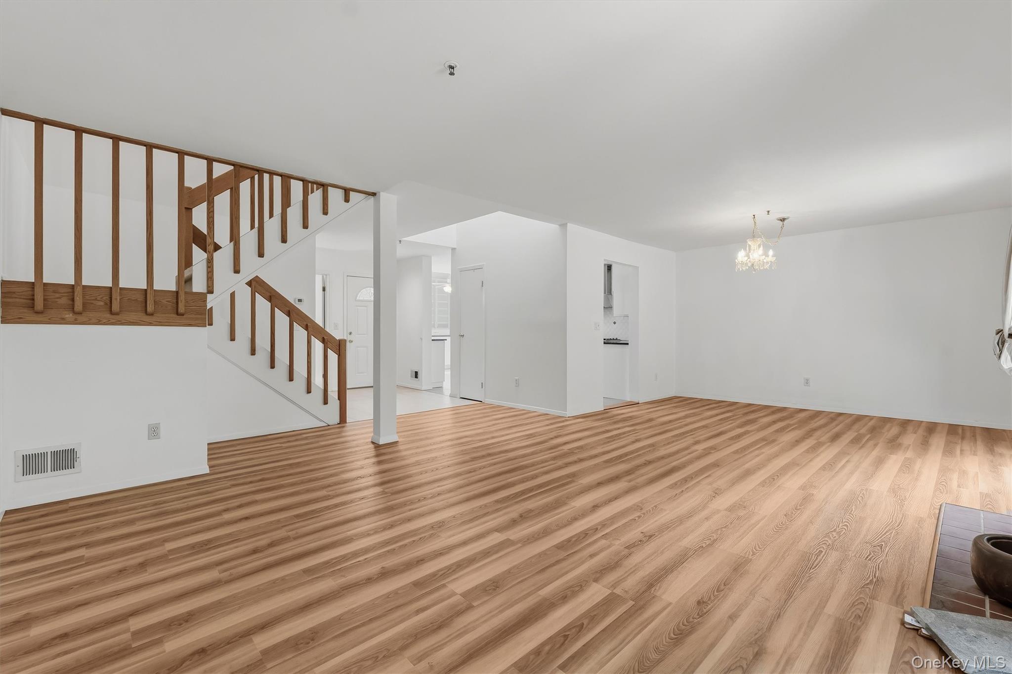 144 Stone Oaks Drive Property Photo 11