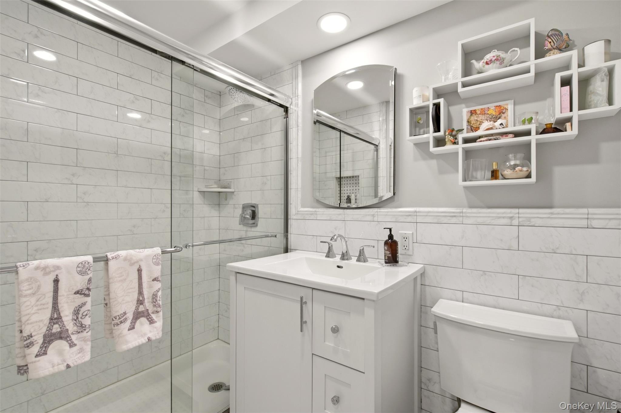 135 Post Avenue 2j Property Photo 22