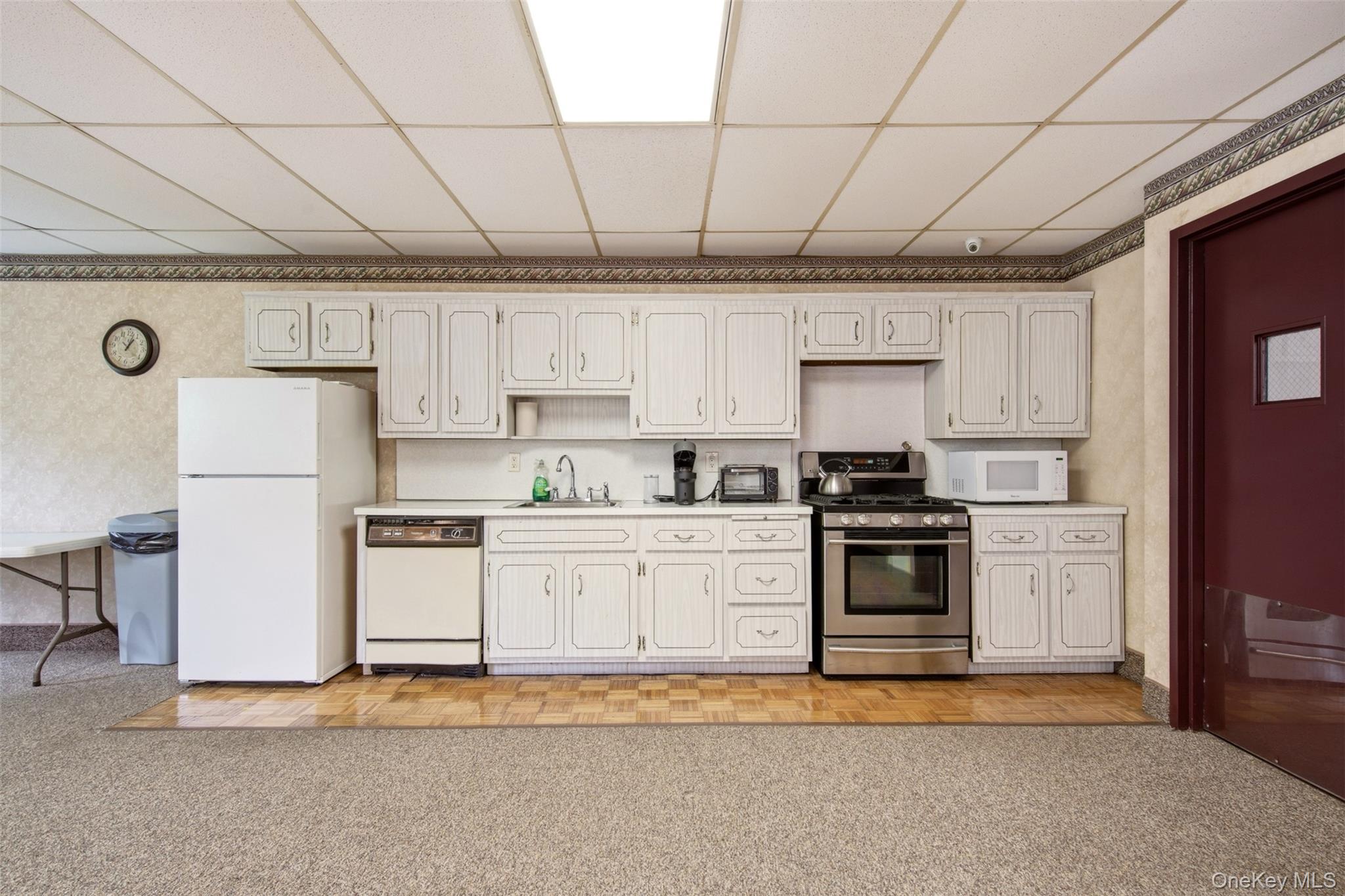 135 Post Avenue 2j Property Photo 28