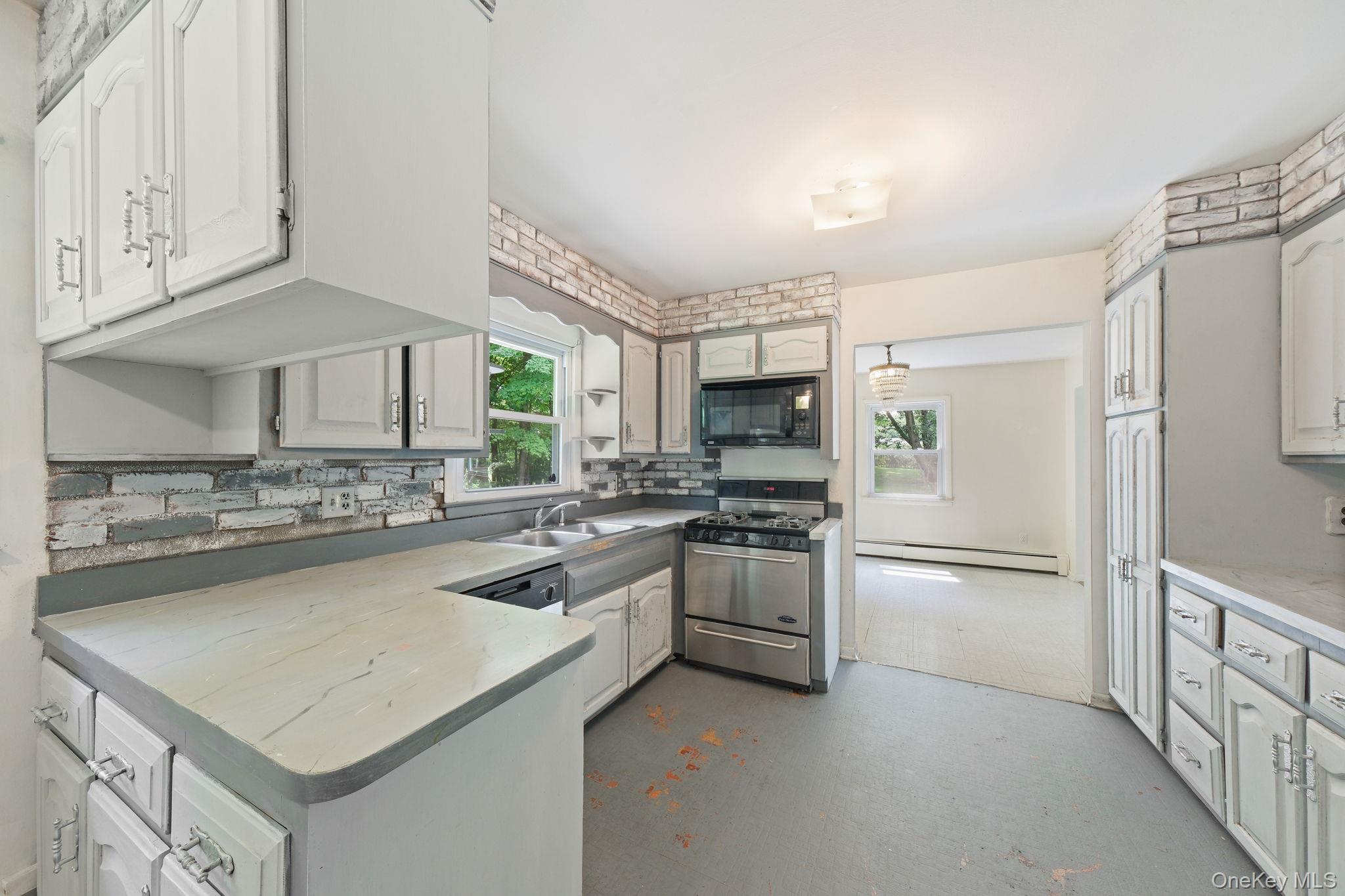 10 Creeden Drive Property Photo 14