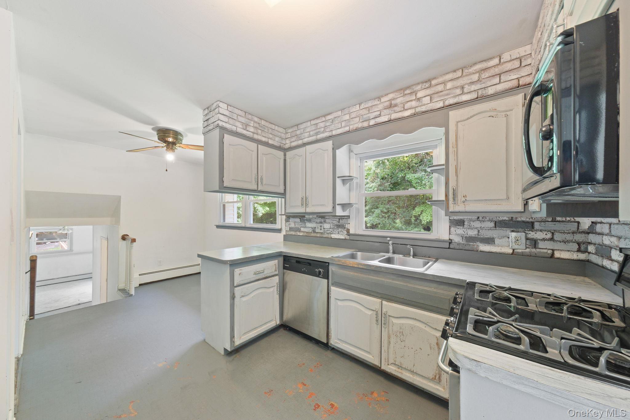 10 Creeden Drive Property Photo 16