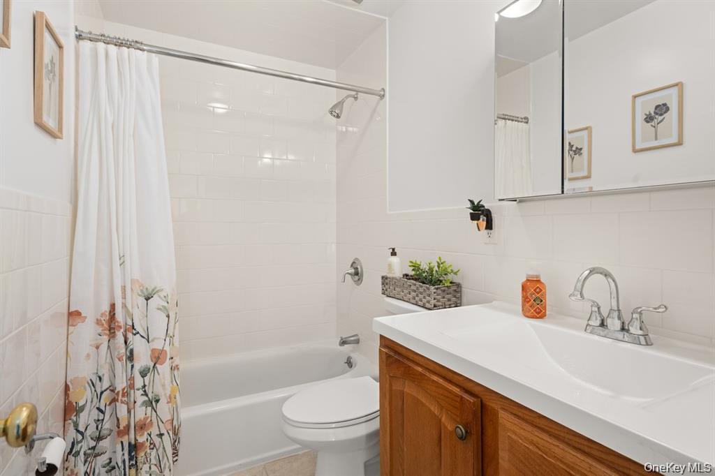 19 W 13th Road Property Photo 10