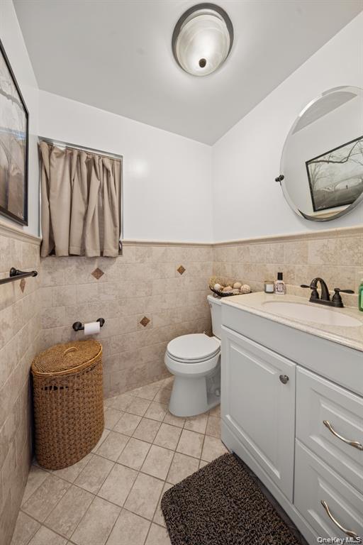 19 W 13th Road Property Photo 11