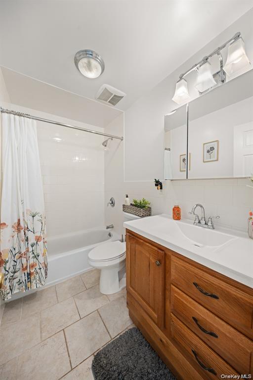 19 W 13th Road Property Photo 12