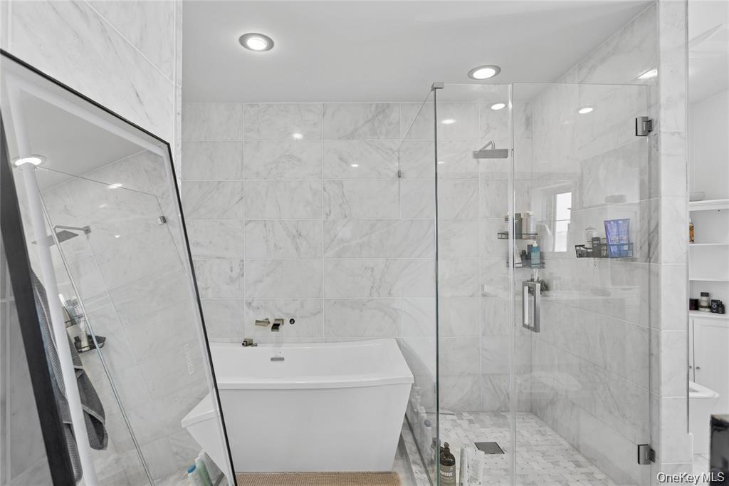 416 W Bay Drive Property Photo 7