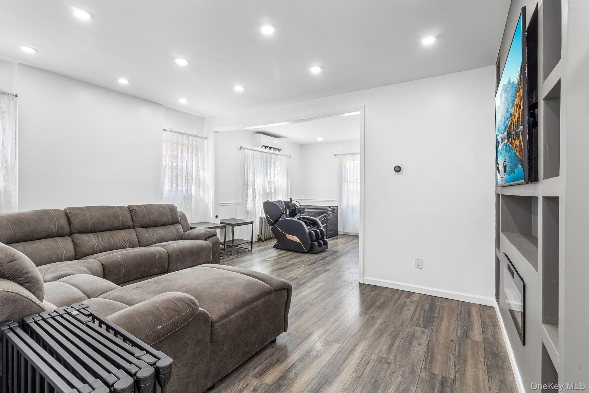 129 Lawson Street Property Photo 3