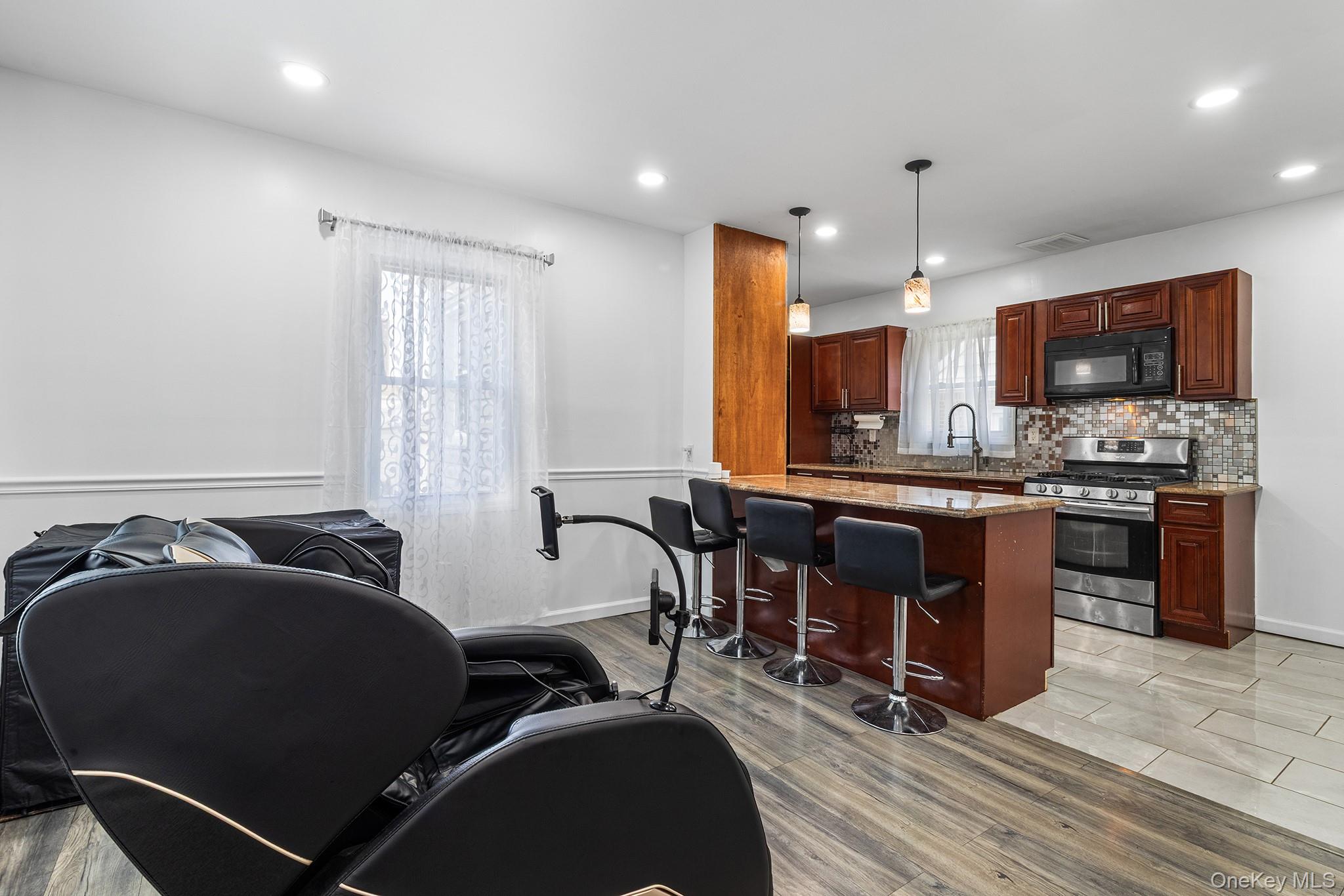 129 Lawson Street Property Photo 6